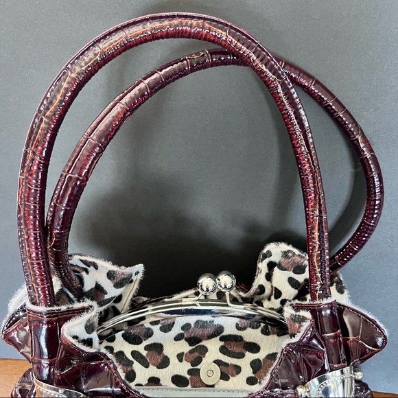 Brown Faux Croc Purse w/furry animal print trim, kiss lock, gems EUC - Picture 5 of 15